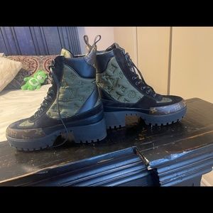 LAUREATE PLATFORM DESERT BOOT! BRAND NEW! Paid 1,650. Size 7 1/2